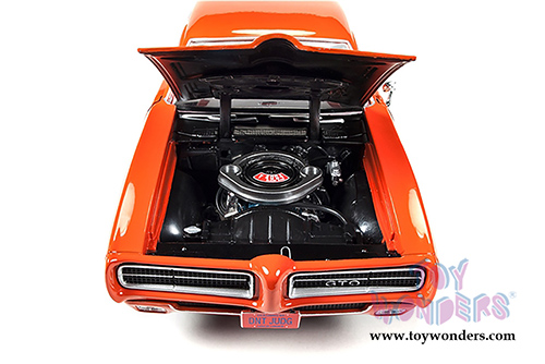 Auto World - Pontiac GTO Judge Hard Top (1969, 1/18 scale diecast model car, Orange) AMM1058