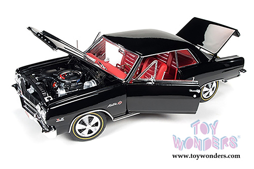 Auto World - Chevy Chevelle Z16 Hardtop (1965, 1/18 scale diecast model car, Black)  AMM1061