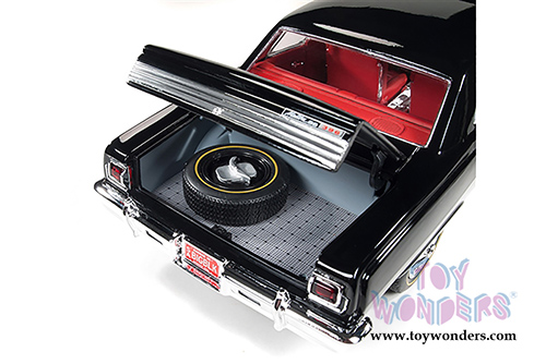 Auto World - Chevy Chevelle Z16 Hardtop (1965, 1/18 scale diecast model car, Black)  AMM1061