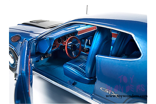 Auto World - Plymouth GTX Hard Top (1971, 1/18 scale diecast model car, Blue) AMM1065