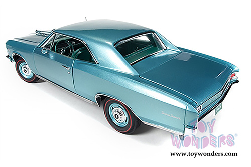 Auto World ERTL - Chevy Chevelle SS Hard Top (1966, 1/18 scale diecast model car, Artesian Turquoise) AMM1066