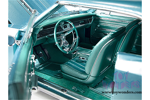 Auto World ERTL - Chevy Chevelle SS Hard Top (1966, 1/18 scale diecast model car, Artesian Turquoise) AMM1066