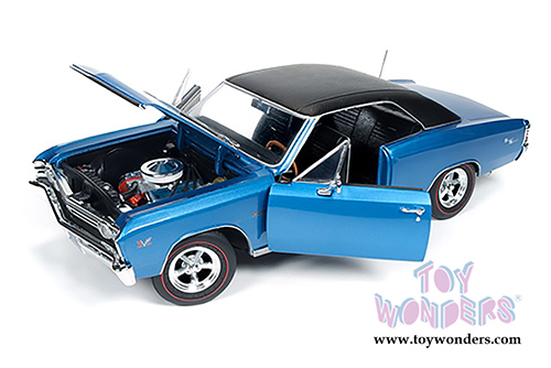 Auto World - Baldwin Motion&trade; Chevelle&reg; SS 427 Hard Top (1967, 1/18 scale diecast model car, Blue) AMM1068