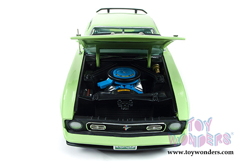Auto World American Muscle - Ford Mustang Mach 1 Hard Top (1971, 1/18 scale diecast model car, Lime Green) AMM1069