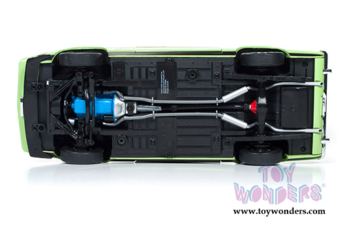 Auto World American Muscle - Ford Mustang Mach 1 Hard Top (1971, 1/18 scale diecast model car, Lime Green) AMM1069