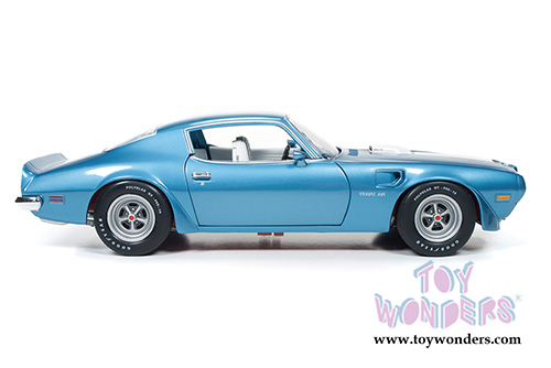 Auto World - Pontiac Firebird Trans Am Hard Top (1972, 1/18 scale diecast model car, Adriatic Blue) AMM1076