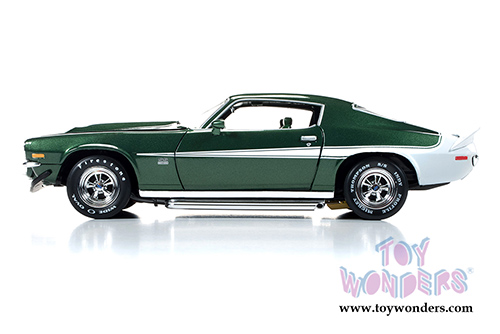 Auto World American Muscle - Baldwin Motion&reg; Camaro&reg; Hard Top (1970, 1/18 scale diecast model car, Green) AMM1079