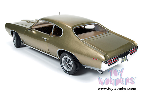 Auto World American Muscle - Hemmings Muscle Machines Pontiac GTO Hardtop (1969, 1/18 scale diecast model car, Antique Gold) AMM1081