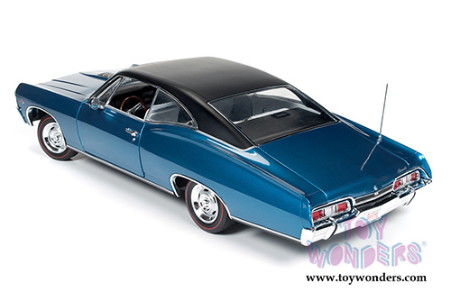 Auto World - Chevrolet Impala SS 427 Hard Top (1967, 1/18 scale diecast model car, Blue)  AMM1083