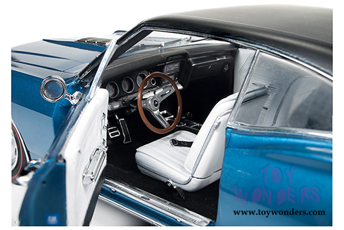 Auto World - Chevrolet Impala SS 427 Hard Top (1967, 1/18 scale diecast model car, Blue)  AMM1083