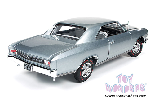 Auto World American Muscle - Chevy Chevelle SS Hard Top (1966, 1/18 scale diecast model car, Chateau Slate) AMM1090