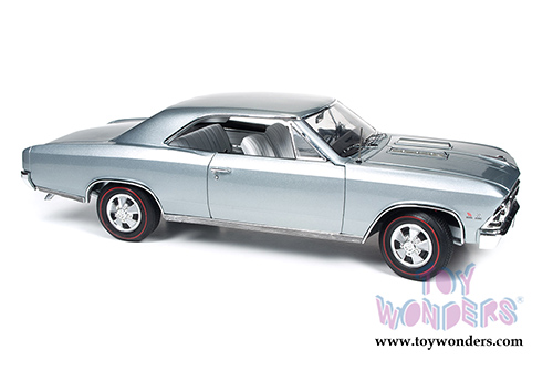 Auto World American Muscle - Chevy Chevelle SS Hard Top (1966, 1/18 scale diecast model car, Chateau Slate) AMM1090