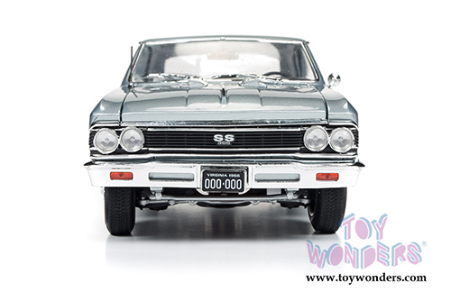 Auto World American Muscle - Chevy Chevelle SS Hard Top (1966, 1/18 scale diecast model car, Chateau Slate) AMM1090
