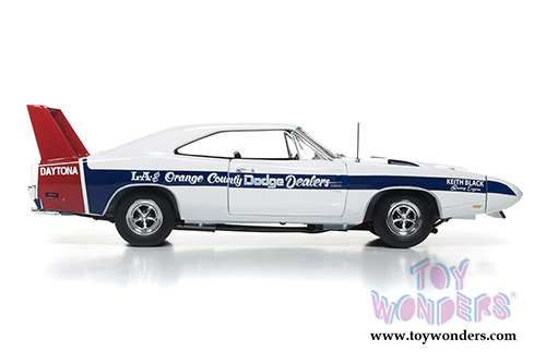 Auto World American Muscle - Dodge Charger Daytona Hardtop (1969, 1/18 scale diecast model car, White) AMM1091