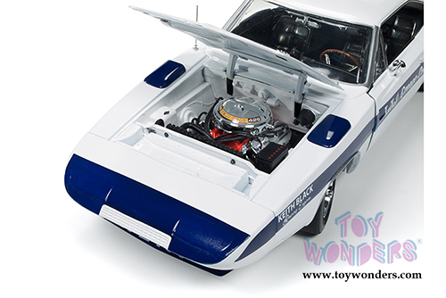 Auto World American Muscle - Dodge Charger Daytona Hardtop (1969, 1/18 scale diecast model car, White) AMM1091