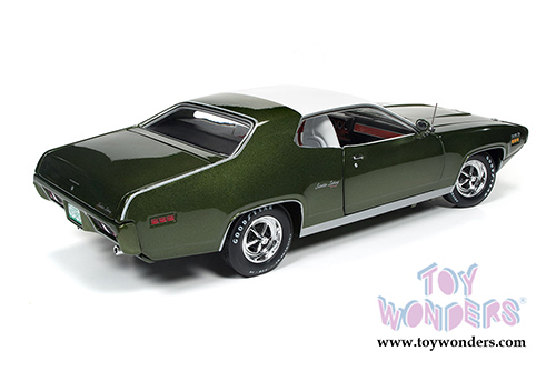 Auto World American Muscle - Plymouth Satellite Sebring Plus Hardtop (1971, 1/18 scale diecast model car, Sherwood Green Metallic) AMM1092