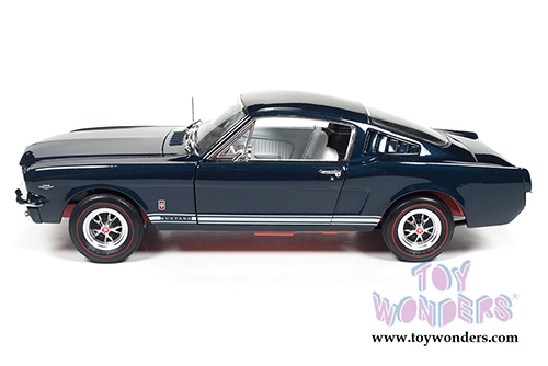 Auto World - American Muscle | Ford Mustang GT Hard Top (1965, 1/18 scale diecast model car, Caspian Blue) AMM1093