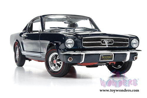 Auto World - American Muscle | Ford Mustang GT Hard Top (1965, 1/18 scale diecast model car, Caspian Blue) AMM1093