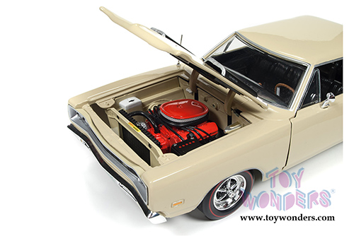Auto World - Dodge Coronet Super Bee Hard Top (1969, 1/18 scale diecast model car, Y3 Cream) AMM1094
