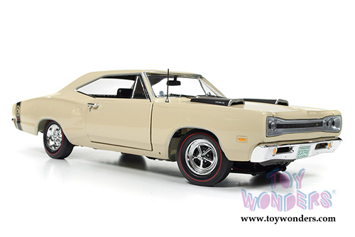 Auto World - Dodge Coronet Super Bee Hard Top (1969, 1/18 scale diecast model car, Y3 Cream) AMM1094
