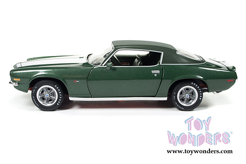 Auto World American Muscle - Chevy&reg; Camaro Z28 Hard Top (1970, 1/18 scale diecast model car, Forest Green) AMM1095