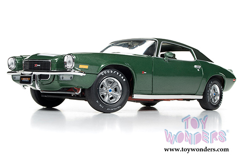 Auto World American Muscle - Chevy&reg; Camaro Z28 Hard Top (1970, 1/18 scale diecast model car, Forest Green) AMM1095