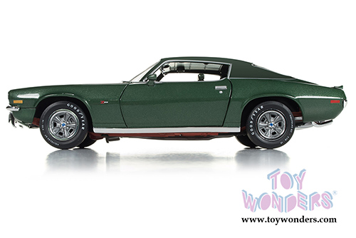 Auto World American Muscle - Chevy&reg; Camaro Z28 Hard Top (1970, 1/18 scale diecast model car, Forest Green) AMM1095