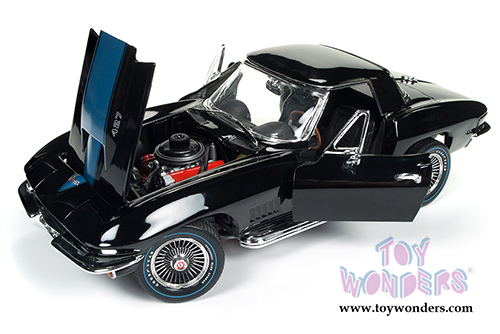 Auto World American Muscle - Chevy Corvette&reg; 427 Hard Top (1967, 1/18 scale diecast model car, Tuxedo Black) AMM1099