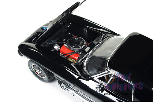 Auto World American Muscle - Chevy Corvette&reg; 427 Hard Top (1967, 1/18 scale diecast model car, Tuxedo Black) AMM1099