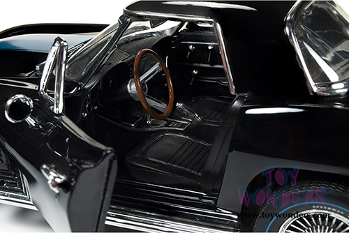 Auto World American Muscle - Chevy Corvette&reg; 427 Hard Top (1967, 1/18 scale diecast model car, Tuxedo Black) AMM1099