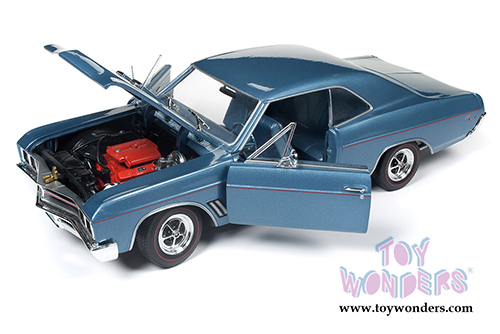 Auto World American Muscle - 1:18 and 1:64 scale Buick&reg; GS&trade; 400 Hardtop (1967, 1/18,1/64 scale diecast model car, Sapphire Blue) AMM1115