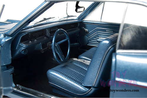 Auto World American Muscle - 1:18 and 1:64 scale Buick&reg; GS&trade; 400 Hardtop (1967, 1/18,1/64 scale diecast model car, Sapphire Blue) AMM1115