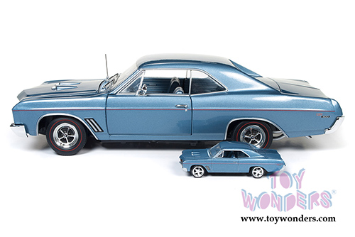Auto World American Muscle - 1:18 and 1:64 scale Buick&reg; GS&trade; 400 Hardtop (1967, 1/18,1/64 scale diecast model car, Sapphire Blue) AMM1115