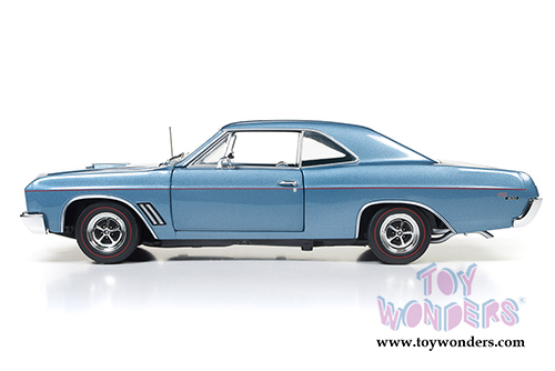 Auto World American Muscle - 1:18 and 1:64 scale Buick&reg; GS&trade; 400 Hardtop (1967, 1/18,1/64 scale diecast model car, Sapphire Blue) AMM1115