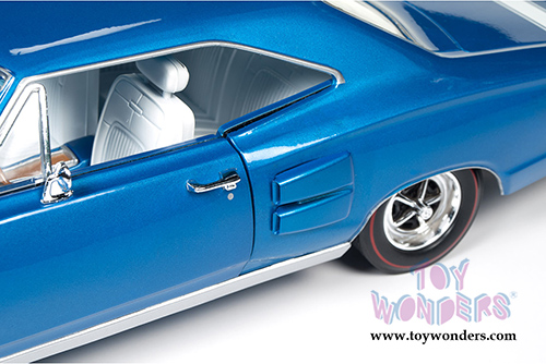 Auto World - Dodge Coronet R/T 50th Anniversary Hardtop (1969, 1/18 scale diecast model car, B5 Blue) AMM1116