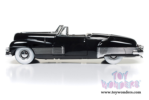Auto World American Muscle - Buick&reg; Y-Job Convertible (1938, 1/18 scale diecast model car, Black) AMM1120