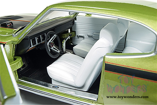 Auto World American Muscle - Hemmings Muscle Machines | 1971 Buick&reg; Skylark&trade; GSX&trade; Hardtop (1971, 1/18 scale diecast model car, Lime mist Green) AMM1121