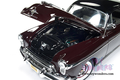 Auto World American Muscle - Hemmings Muscle Machines Oldsmobile&reg; 88 Hard Top (1950, 1/18 scale diecast model car, Maroon) AMM1127