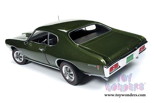 Auto World - American Muscle | Pontiac&reg; GTO&trade; Hardtop Class of '68 (1968, 1/18 scale diecast model car, Verdoro Green) AMM1128