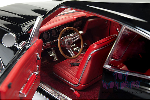 Auto World - American Muscle | Chevy&reg; Impala&trade; SS&trade; 427 Hard Top (1967, 1/18 scale diecast model car, Tuxedo Black) AMM1129