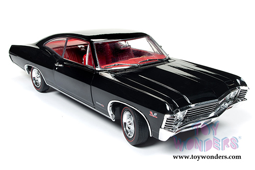 Auto World - American Muscle | Chevy&reg; Impala&trade; SS&trade; 427 Hard Top (1967, 1/18 scale diecast model car, Tuxedo Black) AMM1129