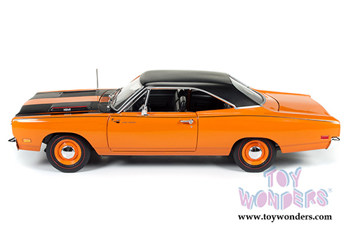 Auto World - American Muscle | Plymouth Road Runner Hard Top Looney Tunes&trade; 50th Anniversary (1969, 1/18 scale diecast model car, Omaha Orange) AMM1131