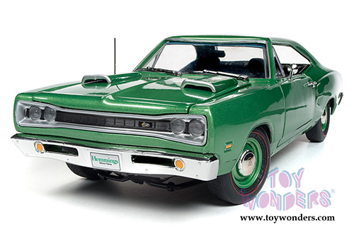 Auto World American Muscle - Hemmings Muscle Machines Dodge Coronet Super Bee Hardtop (1969, 1/18 scale diecast model car, Green) AMM1136