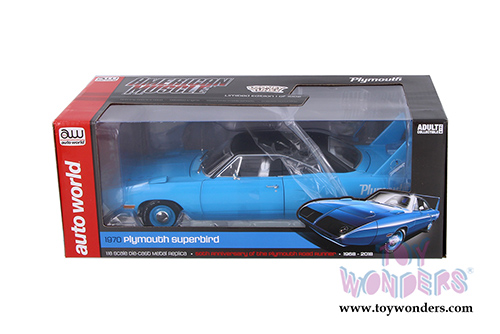 Auto World - American Muscle | Plymouth Superbird Hardtop Looney Tunes&trade; (1970, 1/18 scale diecast model car, Petty Blue) AMM1137