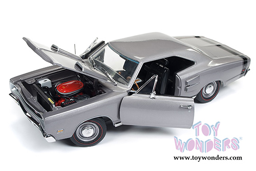 Auto World American Muscle - Dodge Coronet R/T Hardtop (1969, 1/18 scale diecast model car, Silver) AMM1141