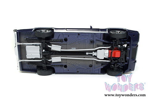 Auto World - American Muscle | Plymouth Satellite Sebring Plus Hardtop (1971, 1/18 scale diecast model car, Purple) AMM1146