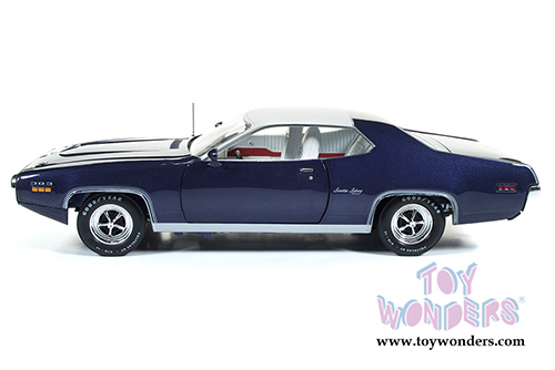 Auto World - American Muscle | Plymouth Satellite Sebring Plus Hardtop (1971, 1/18 scale diecast model car, Purple) AMM1146