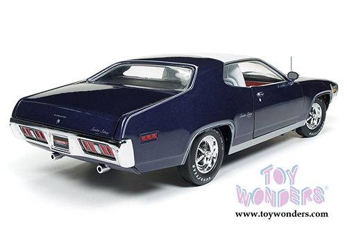 Auto World - American Muscle | Plymouth Satellite Sebring Plus Hardtop (1971, 1/18 scale diecast model car, Purple) AMM1146