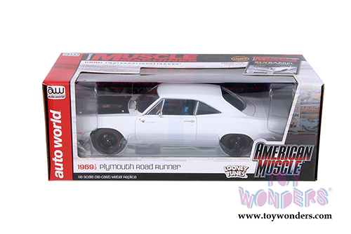 Auto World American Muscle - Hemmings Muscle Machines | Plymouth Roadrunner Hardtop Looney Tunes&trade; (1969½, 1/18 scale diecast model car, White) AMM1147