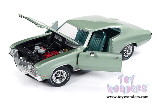 Auto World American Muscle - Buick&reg; GS&trade; 455 Hardtop Muscle Car & Corvette Nationals (MCACN) (1970, 1/18 scale diecast model car, Green) AMM1149